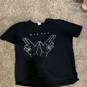 Black Weezer concert t